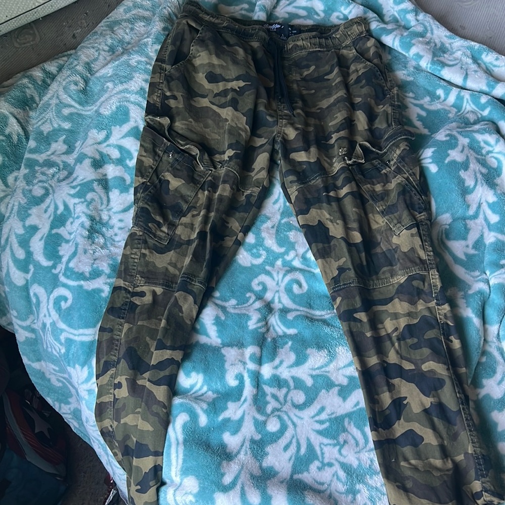 Men’s large slim fit camouflage cargo pant